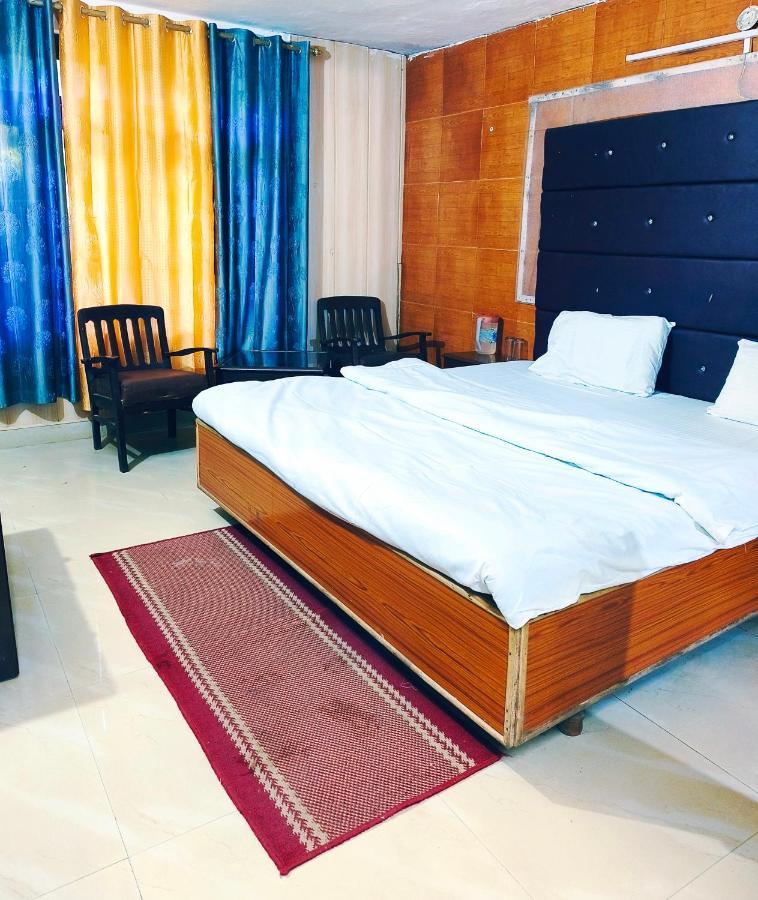 Hotel Holiday Dalhousie - Near Ghandhi Chowk Mall Road Eksteriør billede