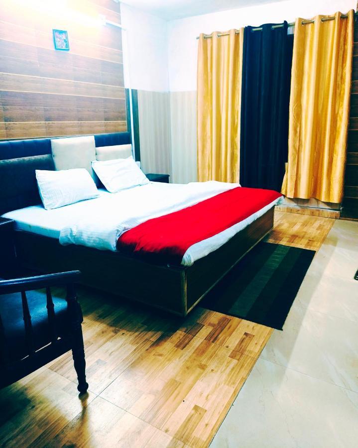 Hotel Holiday Dalhousie - Near Ghandhi Chowk Mall Road Eksteriør billede